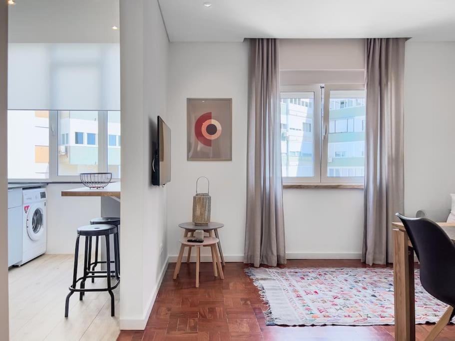 Olaias 2 Bed Near Metro 2 Apartamento *